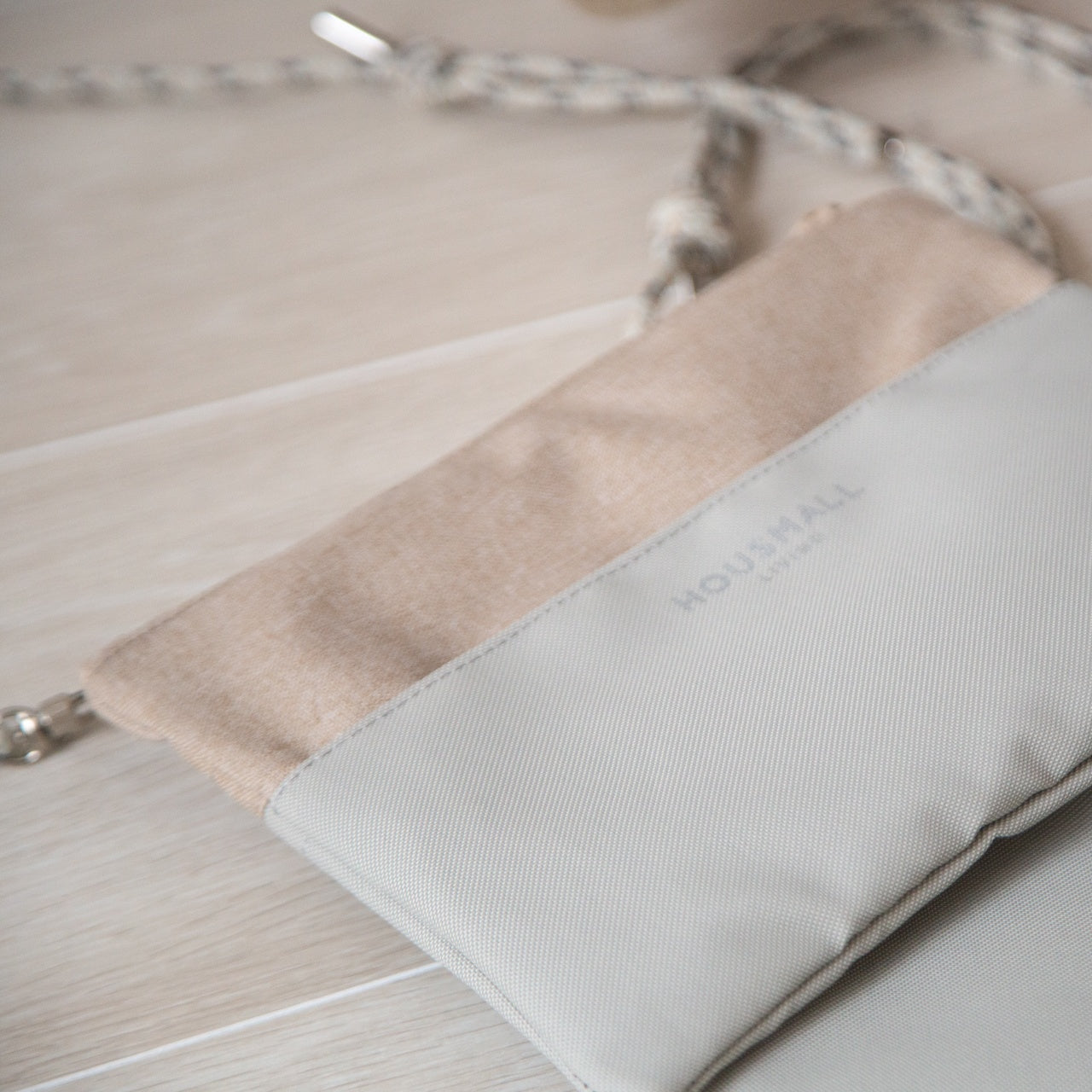 小宅生活 Housmall Living POCKET 機能隨身包 - 高品質散步用品 - 特價 $TWD 750|LOVE PET FAMILY